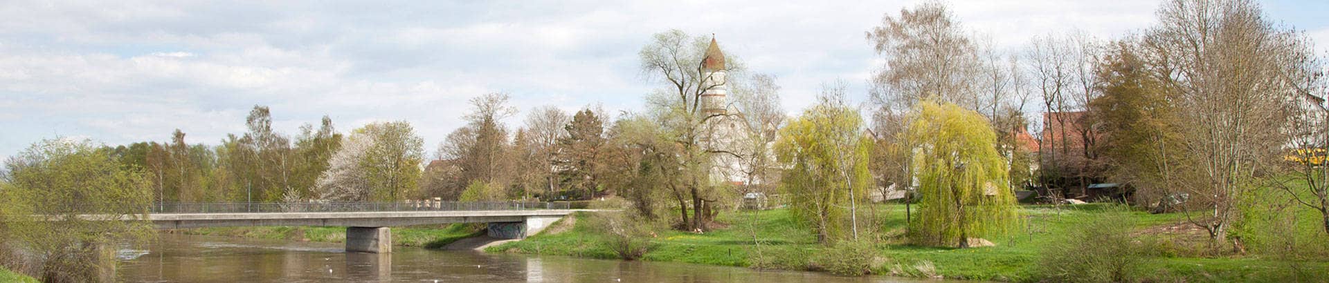 Donau mit Dorfkirche St. Briccius
